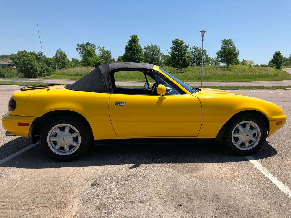 1992 Mazda NA MX-5 Miata - Image 20 of 31