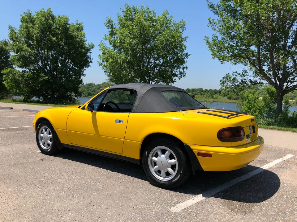 1992 Mazda NA MX-5 Miata - Image 24 of 31