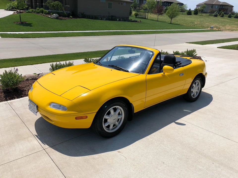 1992 Mazda NA MX-5 Miata - Image 2 of 31