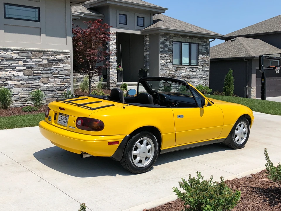 1992 Mazda NA MX-5 Miata - Image 8 of 31