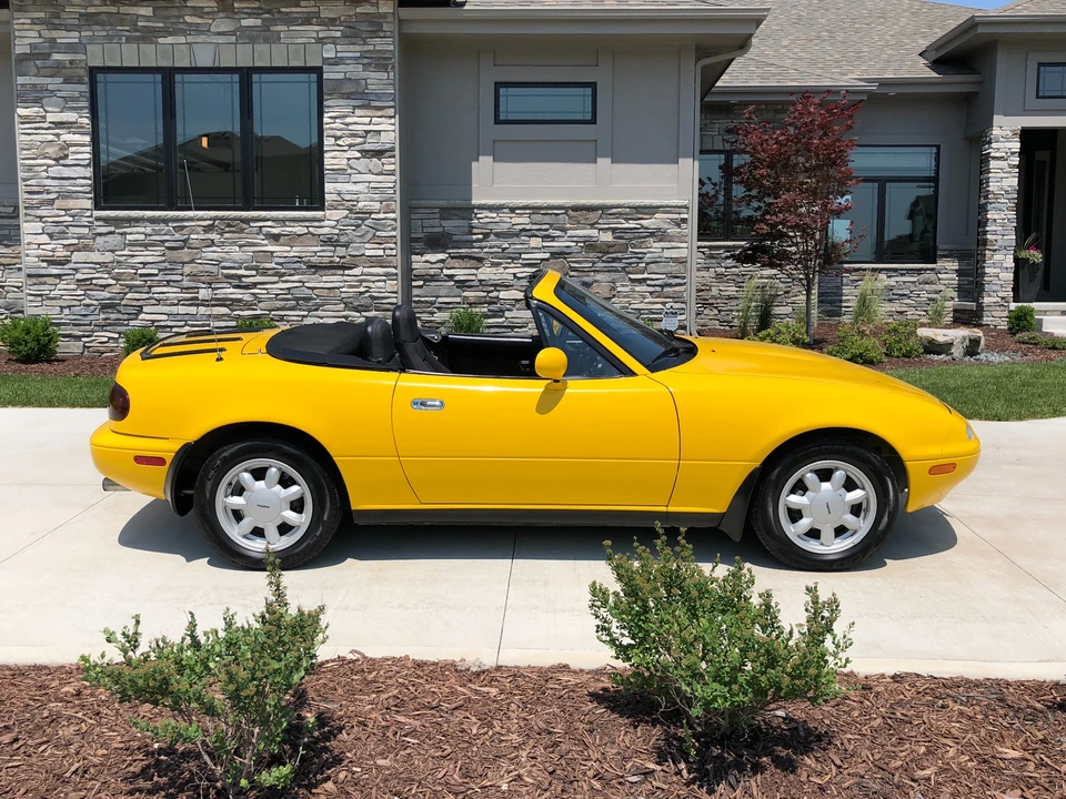 1992 Mazda NA MX-5 Miata - Image 9 of 31