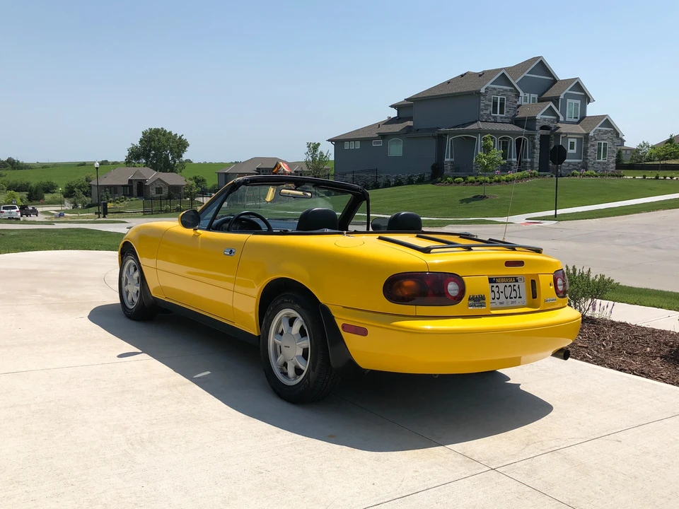 1992 Mazda NA MX-5 Miata - Image 6 of 31