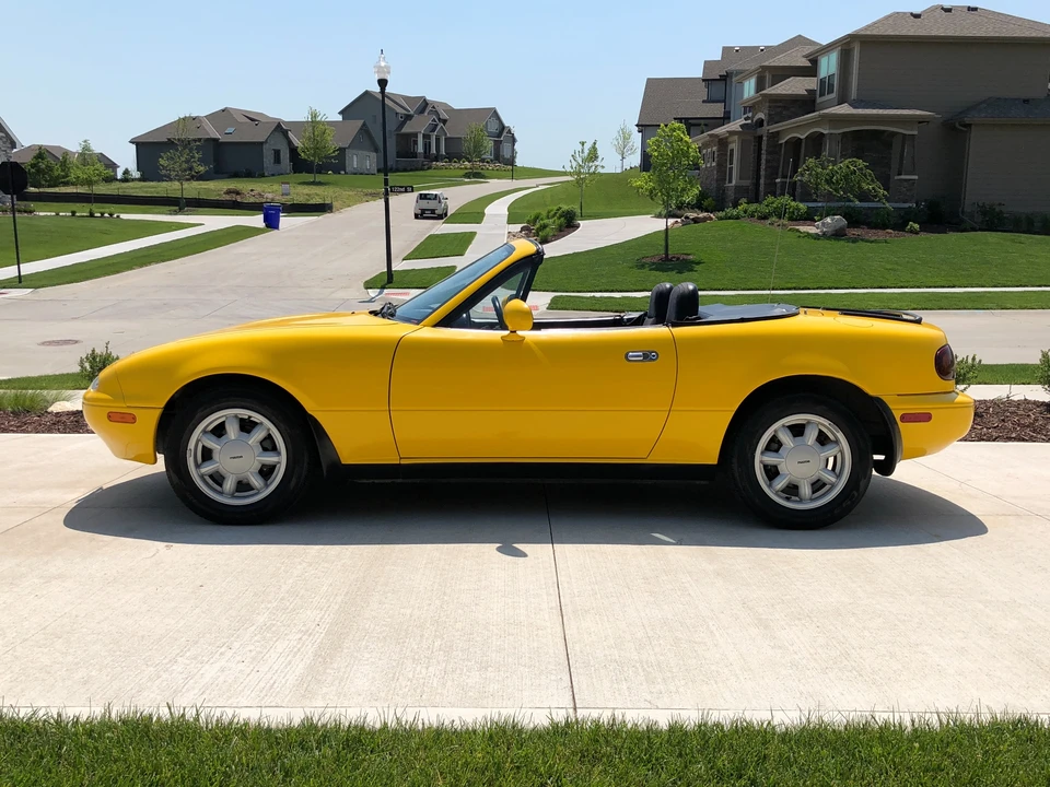 1992 Mazda NA MX-5 Miata - Image 5 of 31