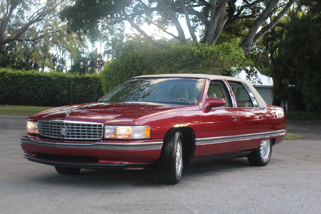 1994 Cadillac DeVille 7th Gen - Image 12 of 31