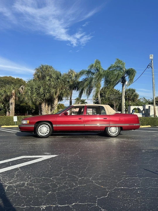 1994 Cadillac DeVille 7th Gen - Image 9 of 31