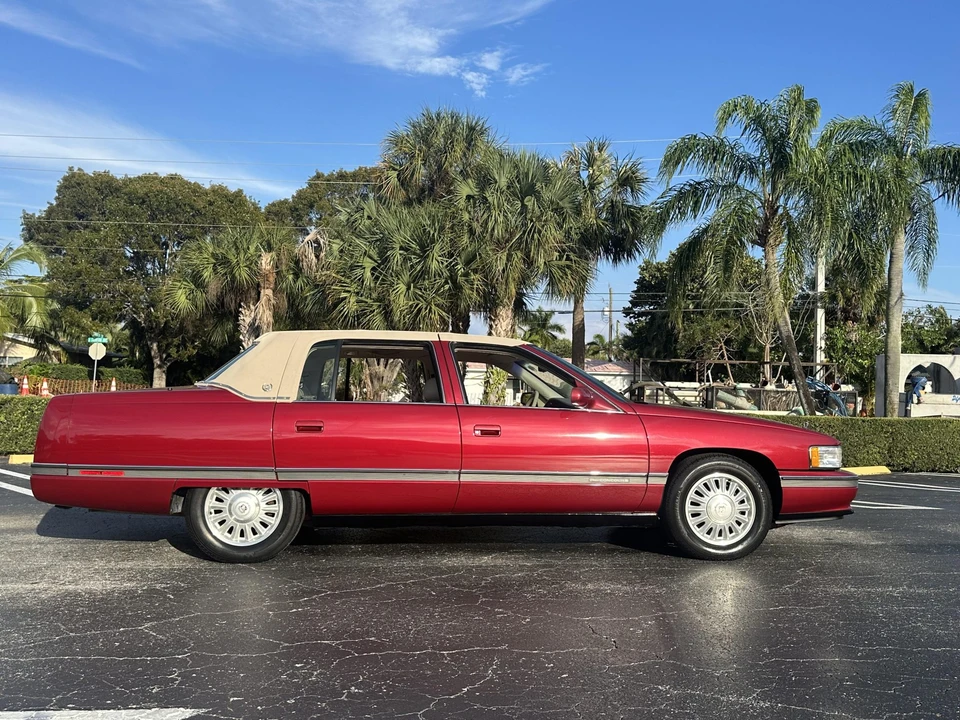 1994 Cadillac DeVille 7th Gen - Image 5 of 31