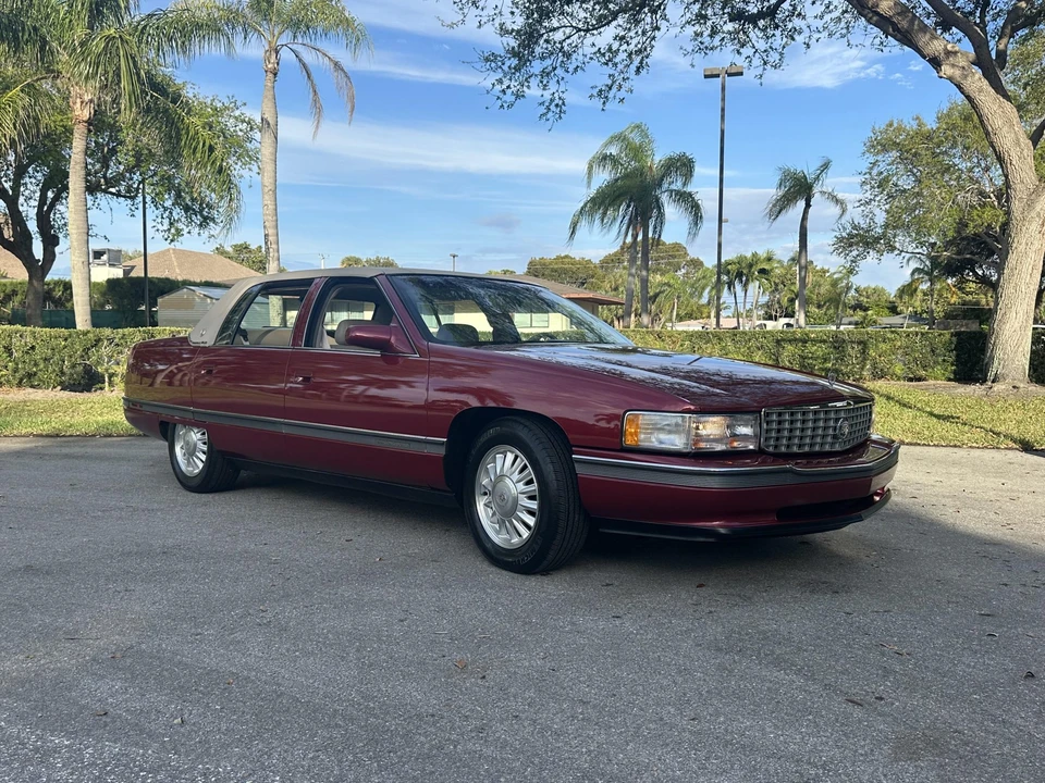 1994 Cadillac DeVille 7th Gen - Image 3 of 31
