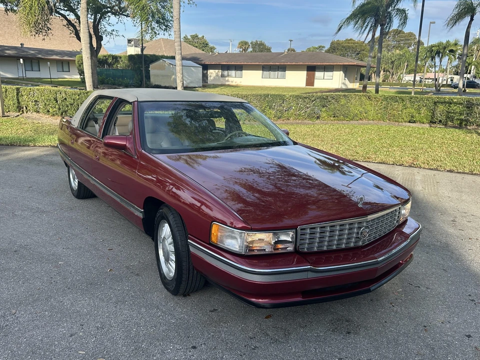 1994 Cadillac DeVille 7th Gen - Image 2 of 31