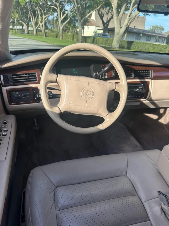 1994 Cadillac DeVille 7th Gen - Image 27 of 31