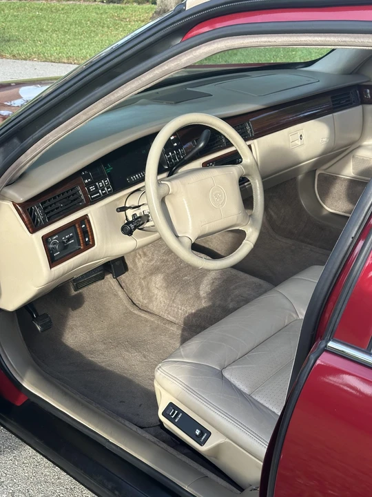 1994 Cadillac DeVille 7th Gen - Image 26 of 31