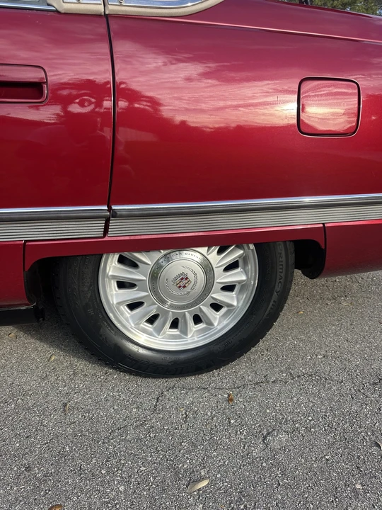 1994 Cadillac DeVille 7th Gen - Image 21 of 31