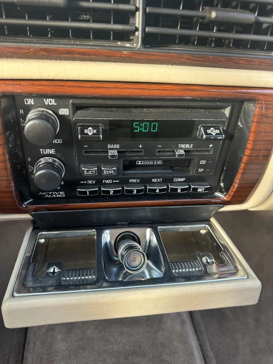 1994 Cadillac DeVille 7th Gen - Image 30 of 31