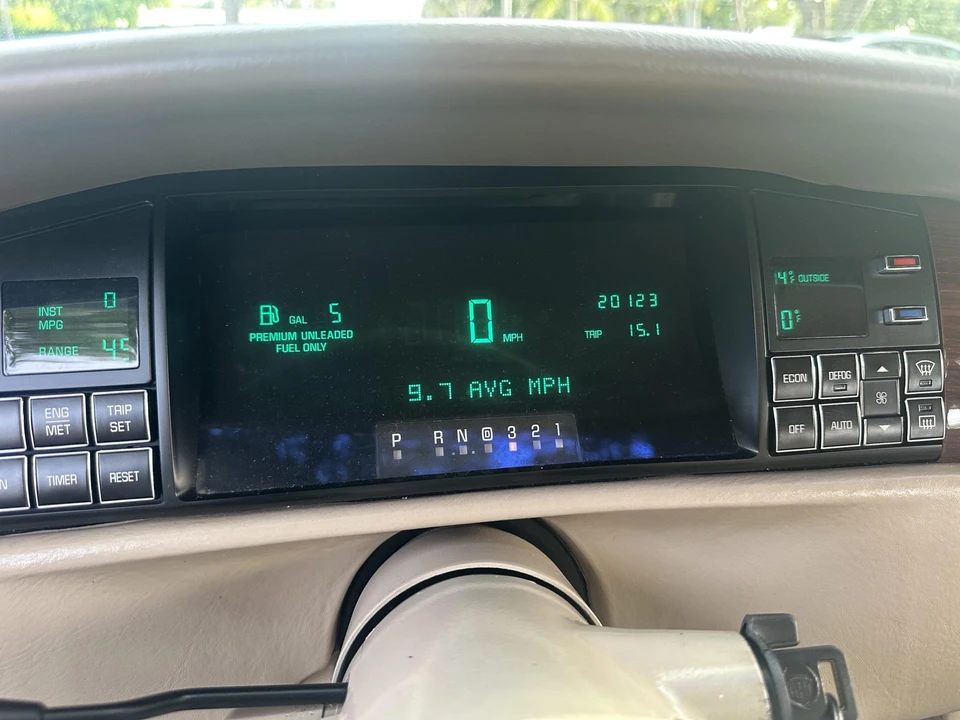 1994 Cadillac DeVille 7th Gen - Image 28 of 31