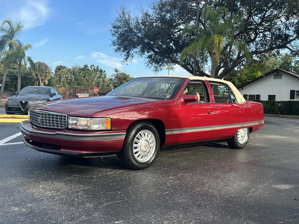 1994 Cadillac DeVille 7th Gen - Image 10 of 31
