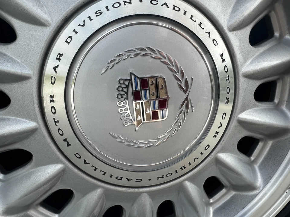 1994 Cadillac DeVille 7th Gen - Image 23 of 31
