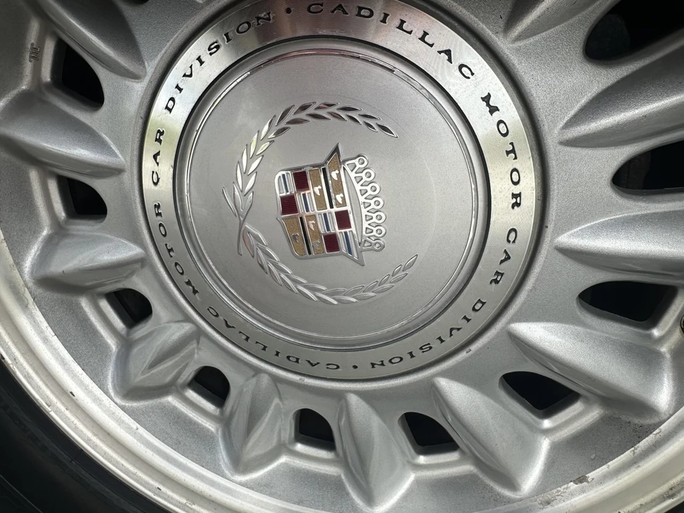 1994 Cadillac DeVille 7th Gen - Image 22 of 31