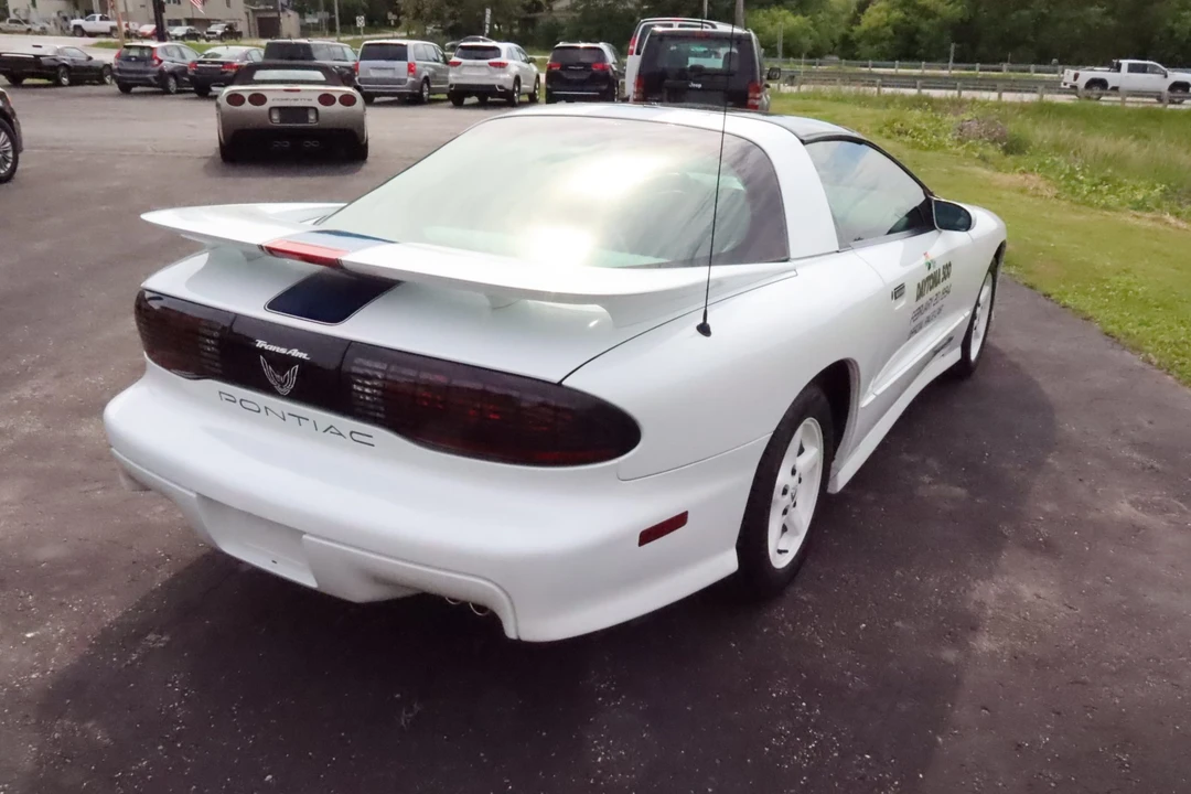 1994 Pontiac Firebird Trans Am 4th Gen - Image 15 of 31
