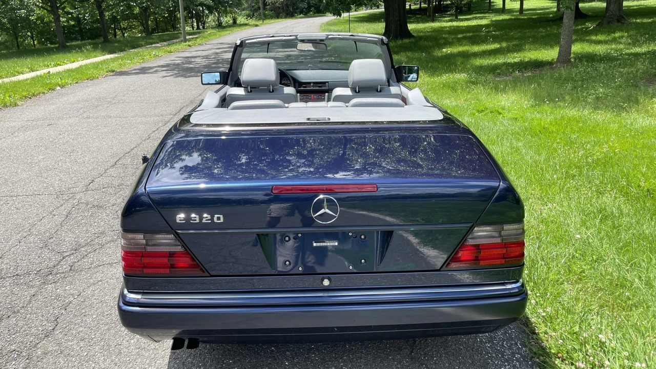 1995 Mercedes-Benz W124 E-Class - Image 23 of 31