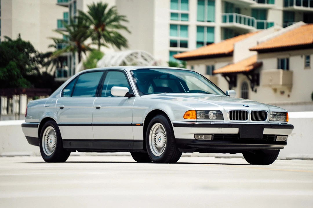 1997 BMW E38 750i & 750iL Sedan - Image 10 of 31