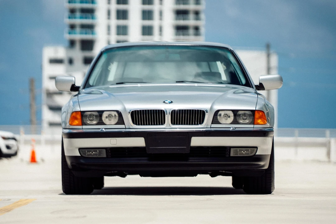 1997 BMW E38 750i & 750iL Sedan - Image 2 of 31