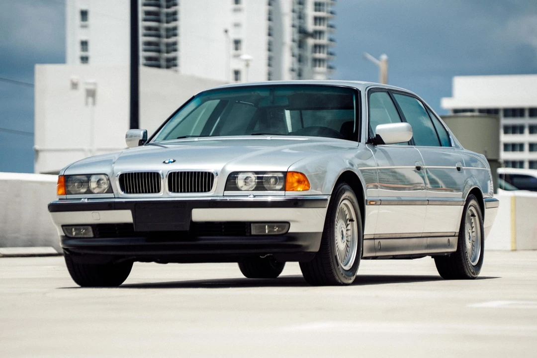 1997 BMW E38 750i & 750iL Sedan - Image 4 of 31