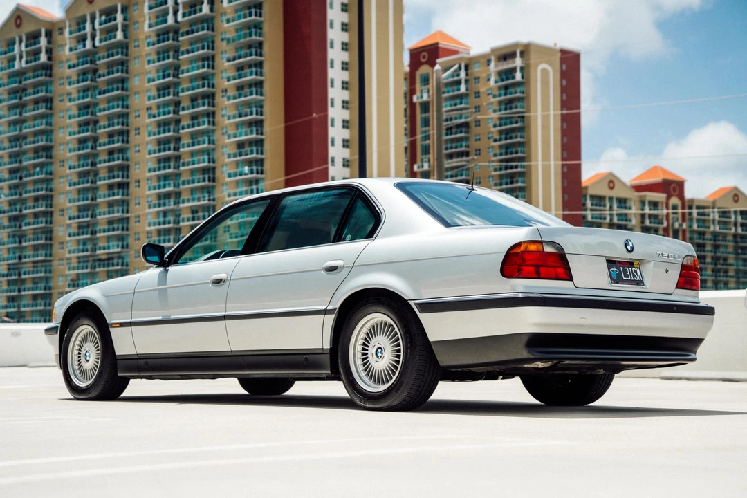 1997 BMW E38 750i & 750iL Sedan - Image 6 of 31