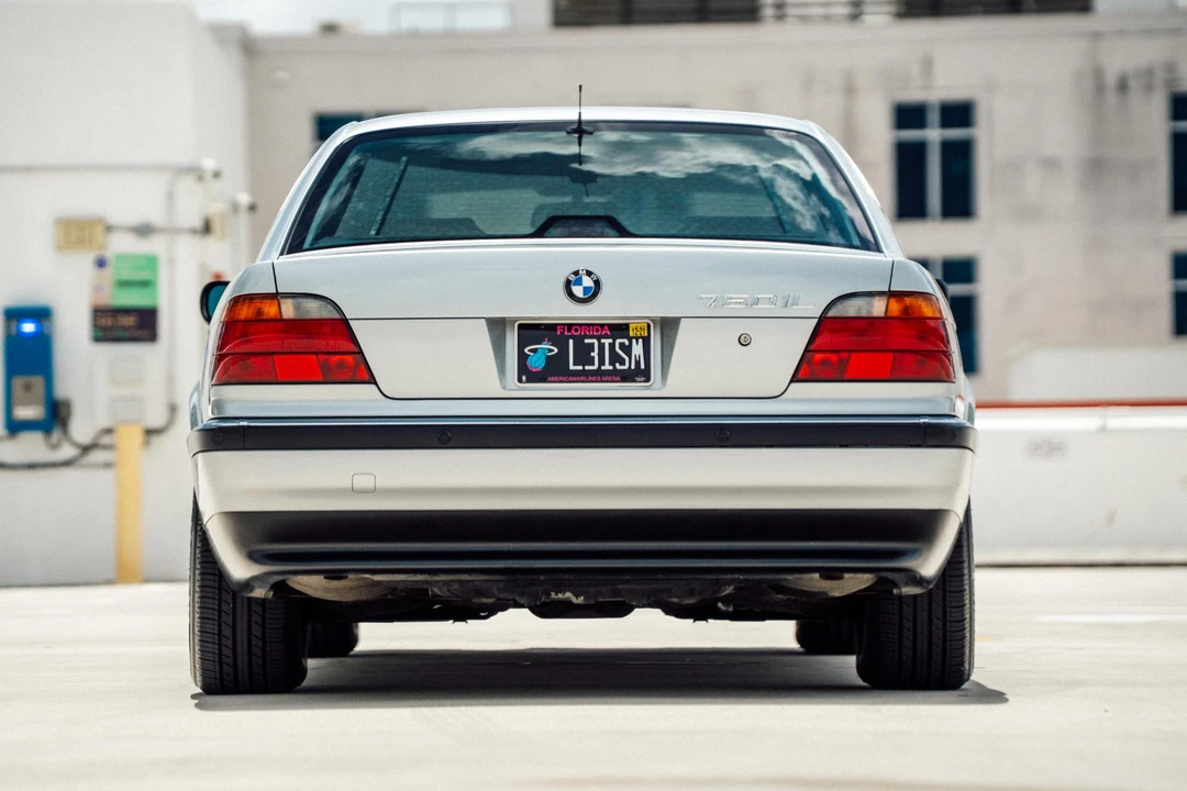 1997 BMW E38 750i & 750iL Sedan - Image 7 of 31
