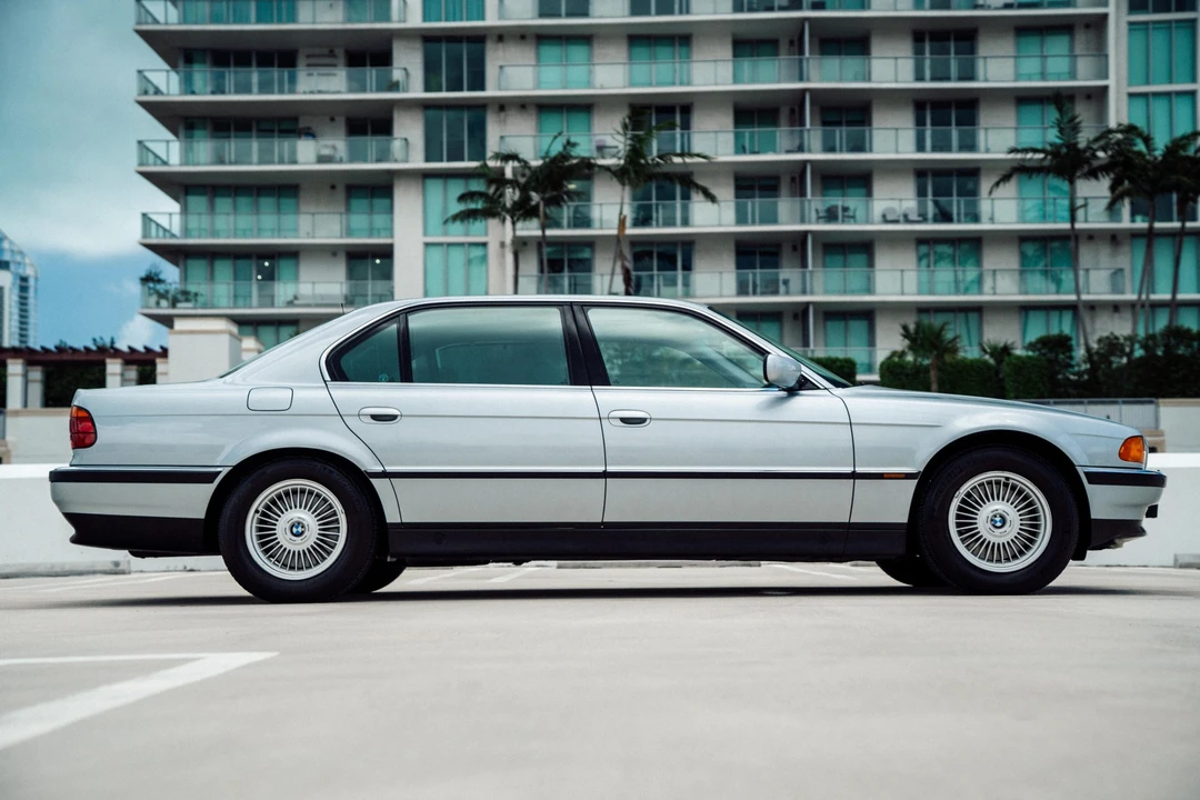1997 BMW E38 750i & 750iL Sedan - Image 9 of 31