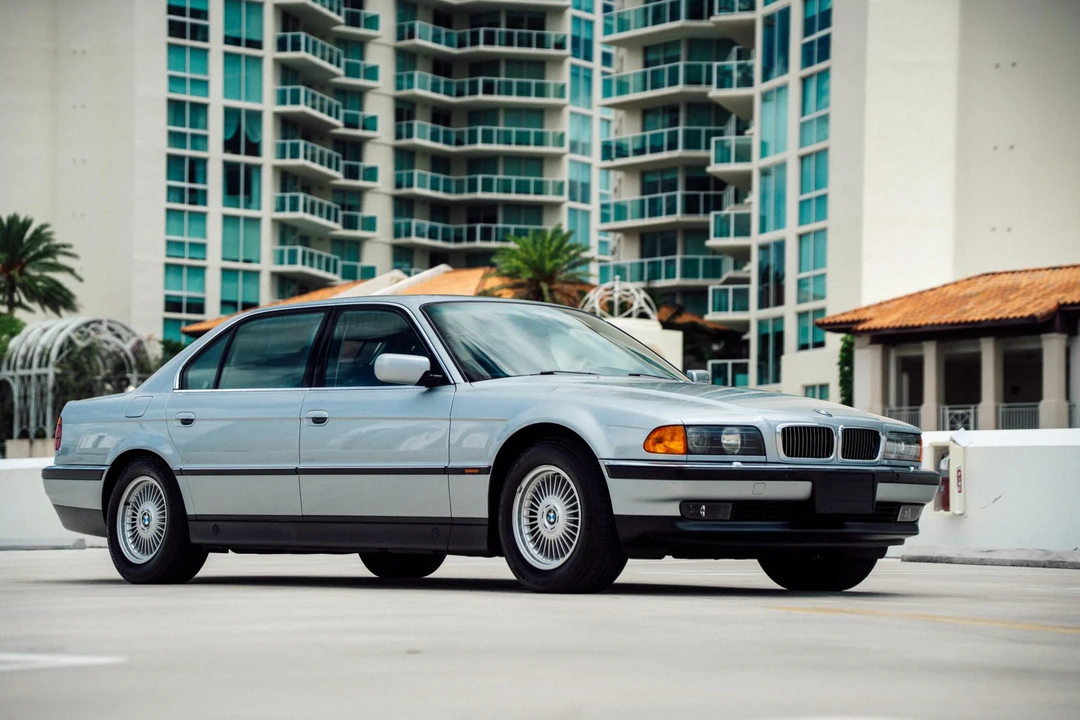 1997 BMW E38 750i & 750iL Sedan - Image 11 of 31