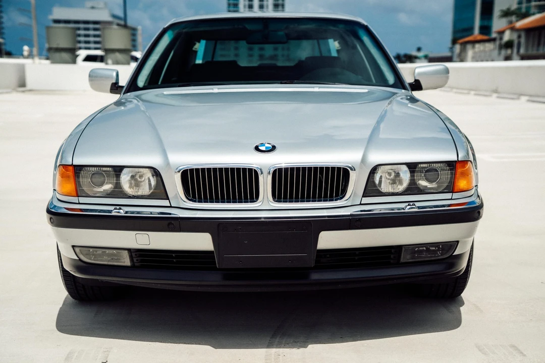 1997 BMW E38 750i & 750iL Sedan - Image 3 of 31
