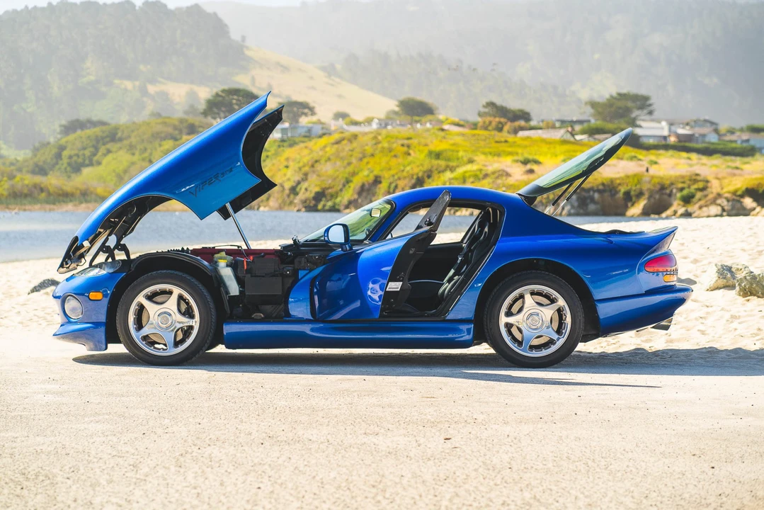 1997 Dodge Viper GTS 2nd Gen - Image 16 of 31