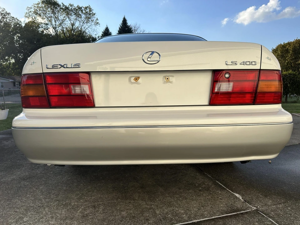 1997 Lexus LS 2nd Gen - Image 15 of 31
