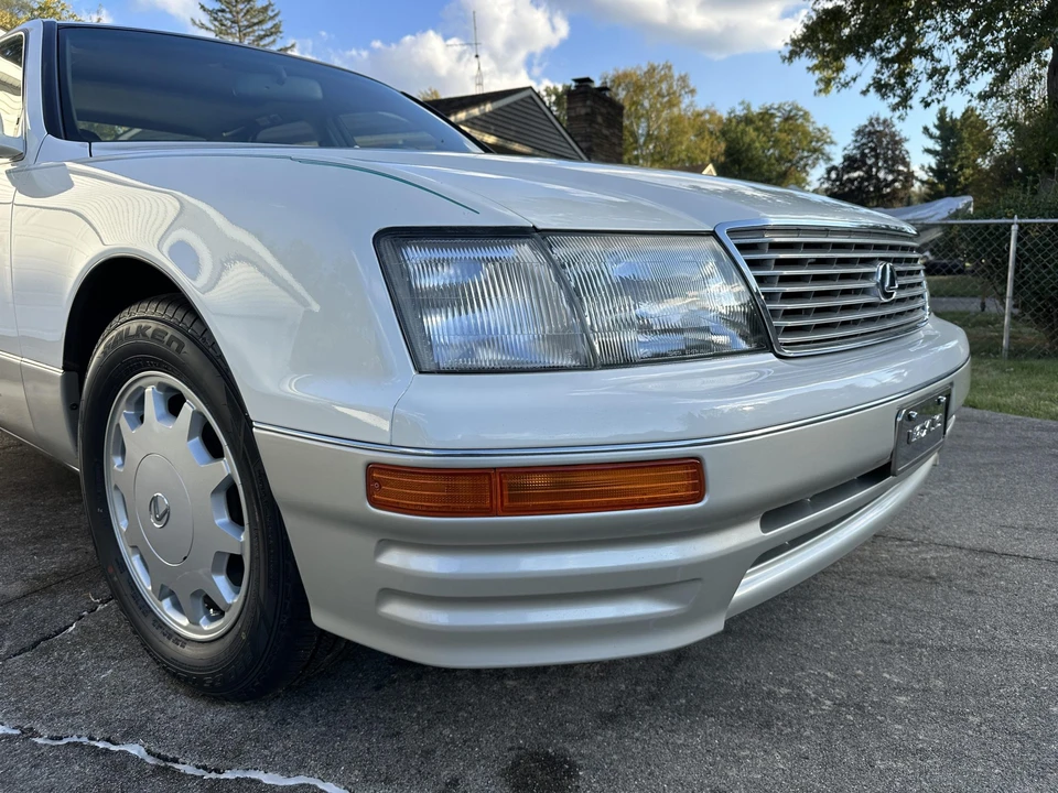 1997 Lexus LS 2nd Gen - Image 23 of 31