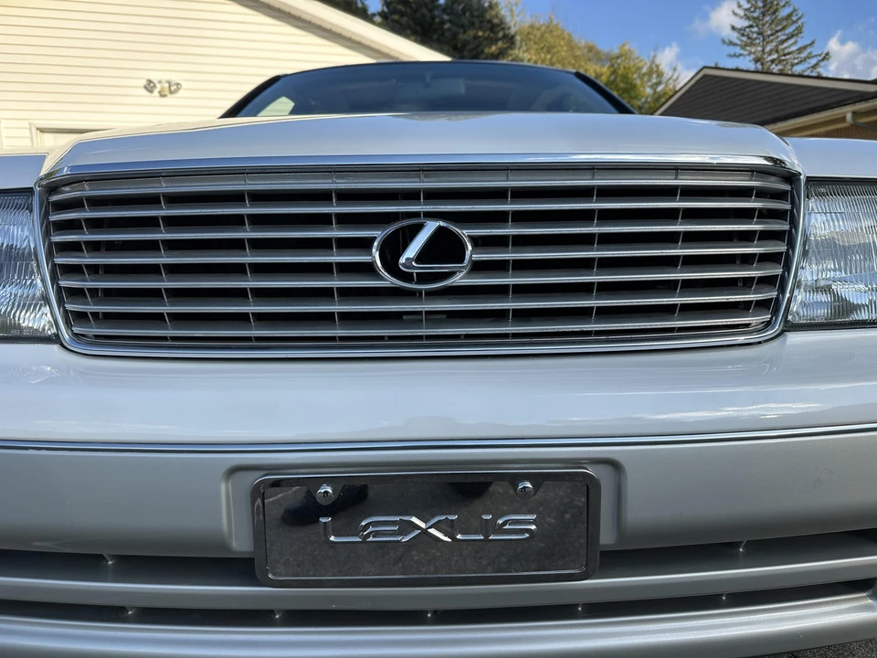 1997 Lexus LS 2nd Gen - Image 25 of 31