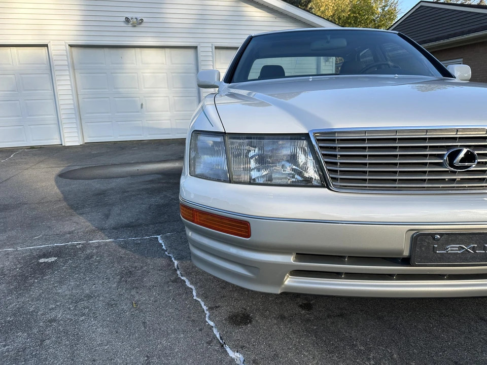 1997 Lexus LS 2nd Gen - Image 24 of 31