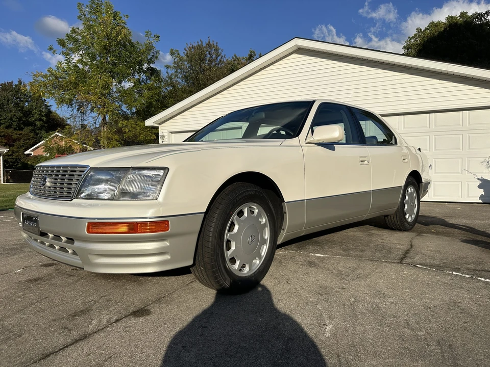 1997 Lexus LS 2nd Gen - Image 10 of 31