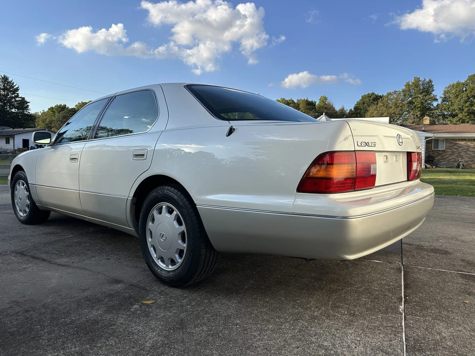 1997 Lexus LS 2nd Gen - Image 12 of 31
