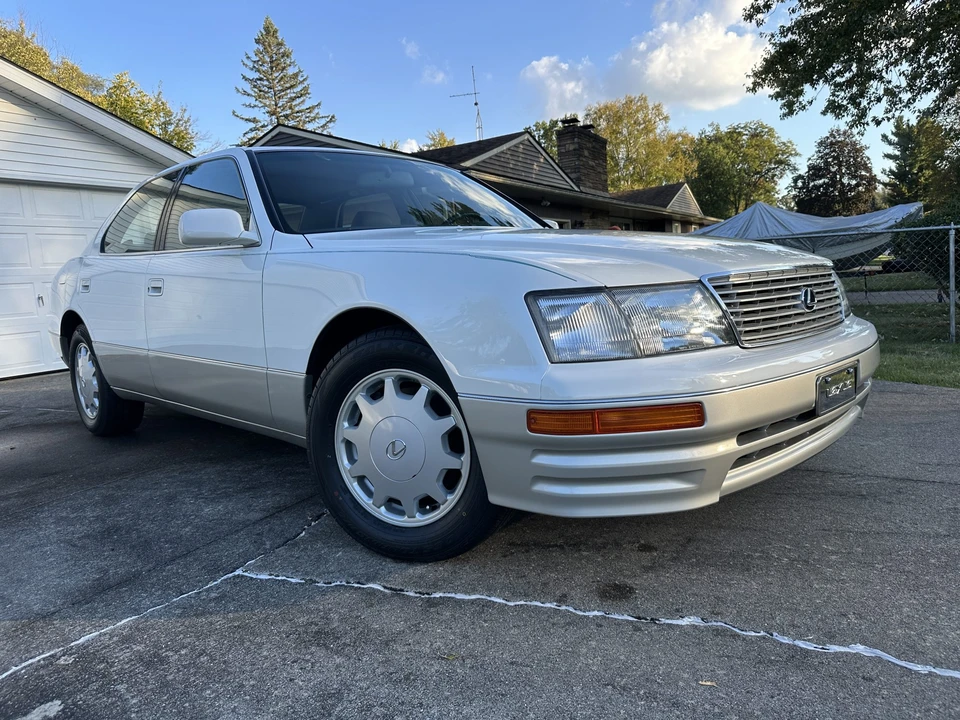 1997 Lexus LS 2nd Gen - Image 2 of 31