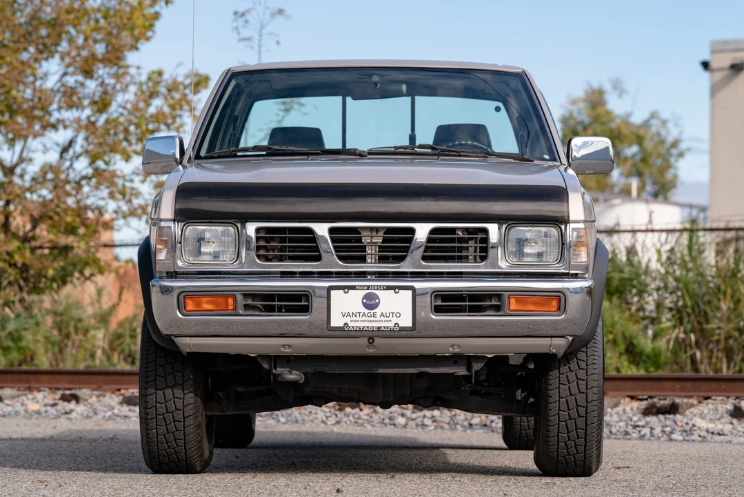 1997 Nissan Frontier 1st Gen - Image 25 of 31