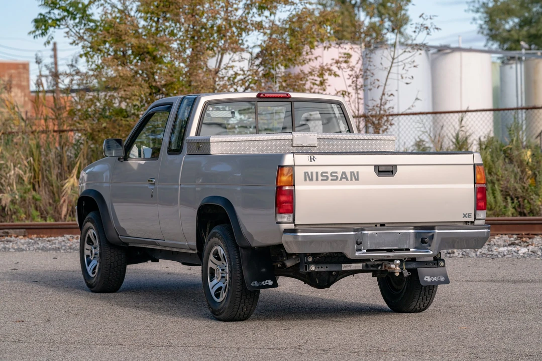 1997 Nissan Frontier 1st Gen - Image 10 of 31