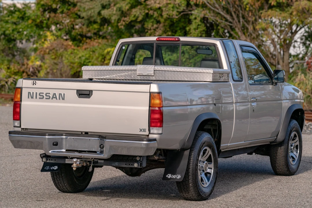1997 Nissan Frontier 1st Gen - Image 15 of 31
