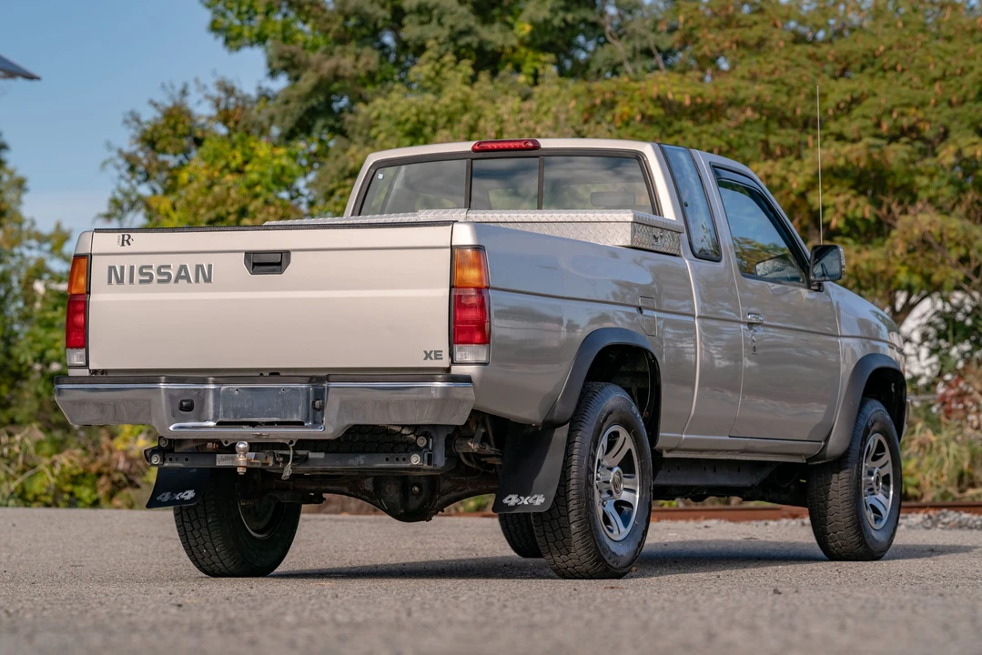 1997 Nissan Frontier 1st Gen - Image 16 of 31