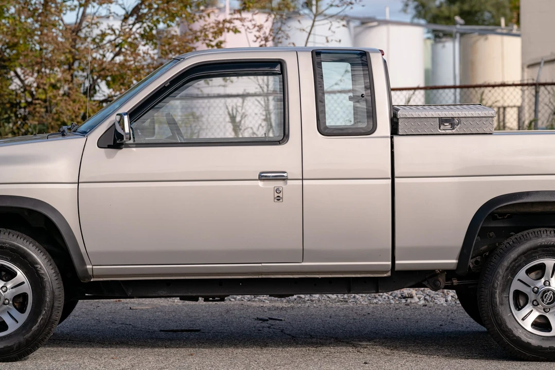 1997 Nissan Frontier 1st Gen - Image 30 of 31