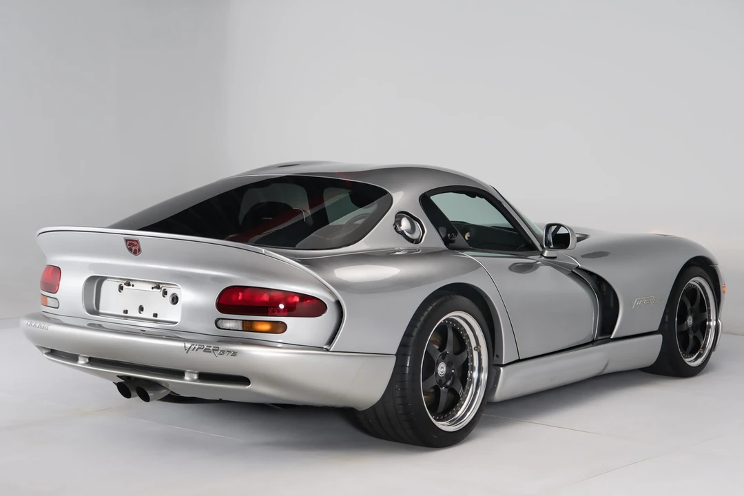 1998 Dodge Viper GTS 2nd Gen - Image 16 of 31