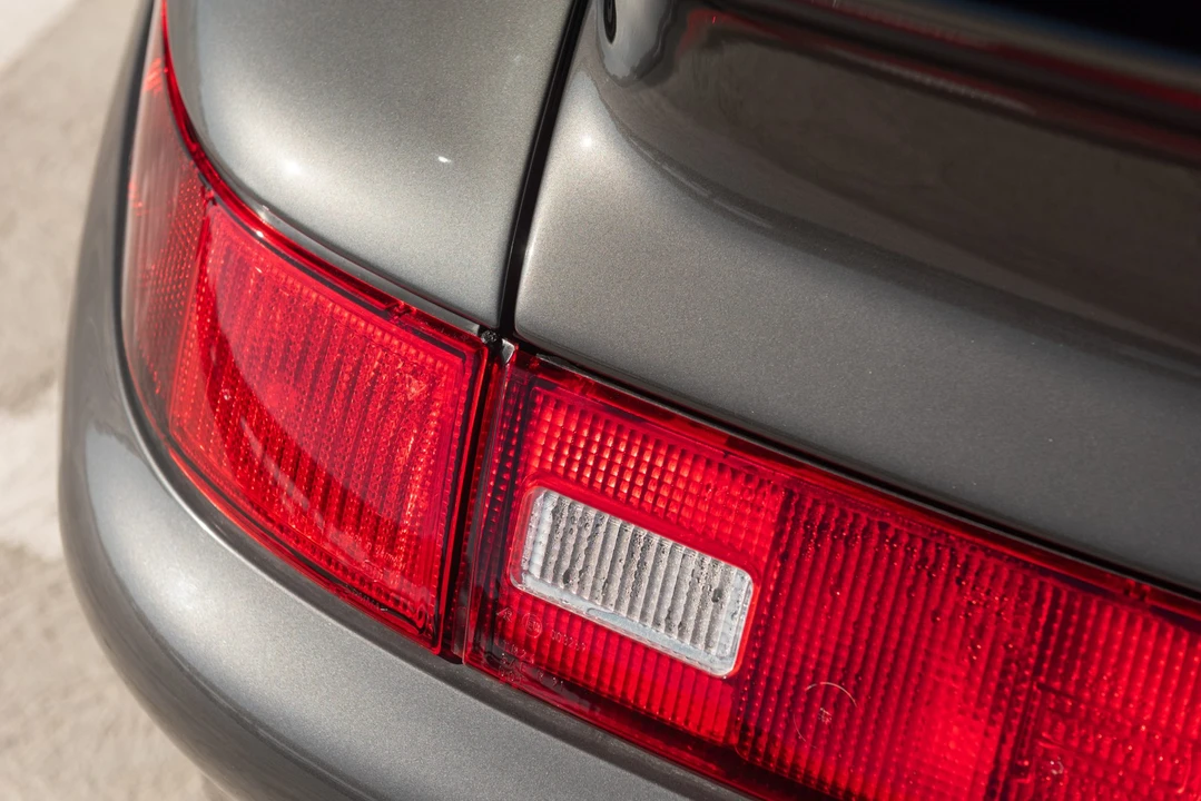 1998 Porsche 993 Carrera - Image 20 of 31