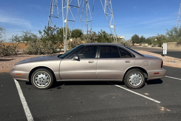 1999 Oldsmobile 88 - Image 3 of 7