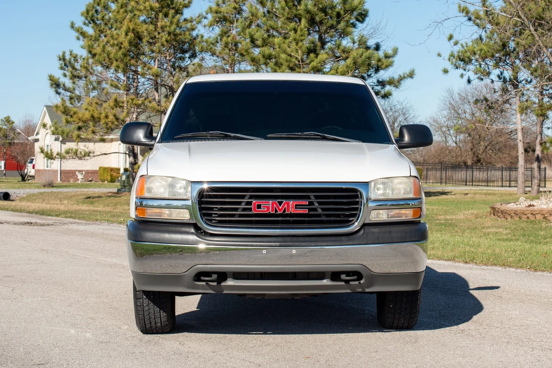 2000 GMC Sierra 2nd Gen - Image 2 of 31