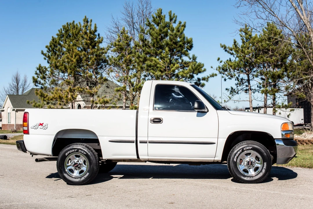2000 GMC Sierra 2nd Gen - Image 10 of 31