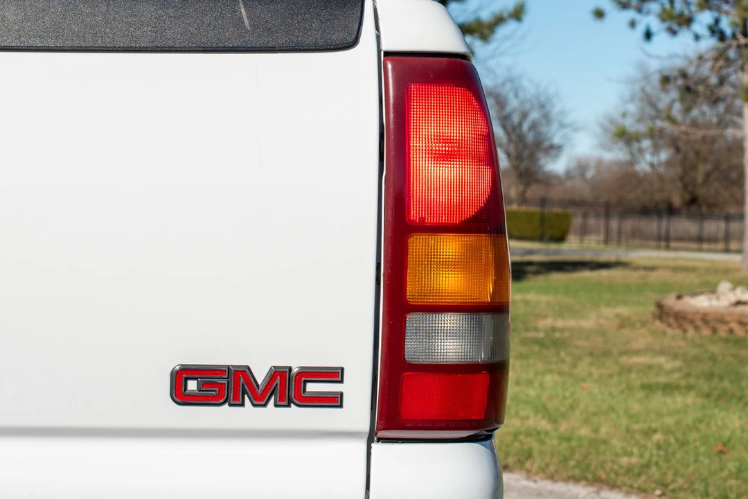 2000 GMC Sierra 2nd Gen - Image 28 of 31
