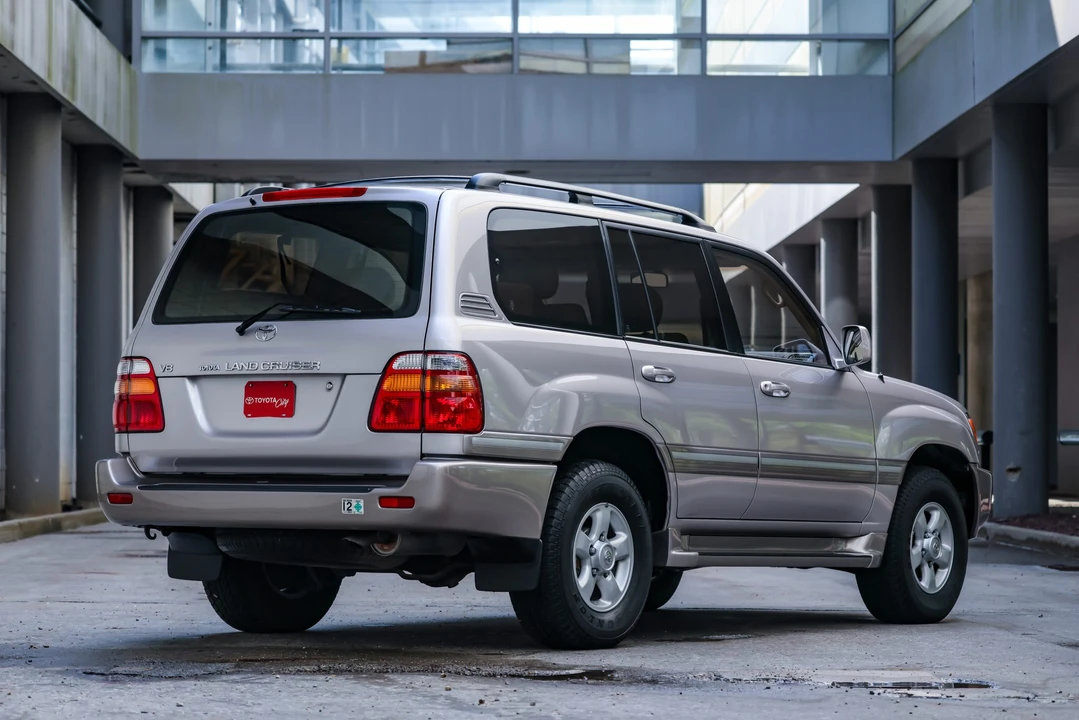 2000 Toyota J100 Land Cruiser - Image 13 of 31